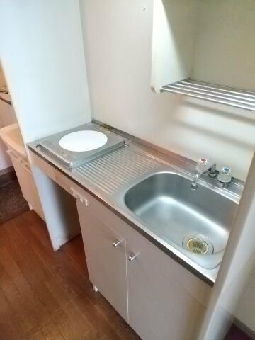 ��ʌ��@�c�s���Q���ڂ̃A�p�[�g�̃L�b�`��