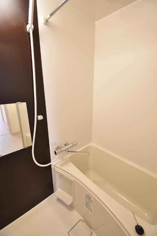 ��ʌ���z�s�厚���؂̃A�p�[�g�̃o�X