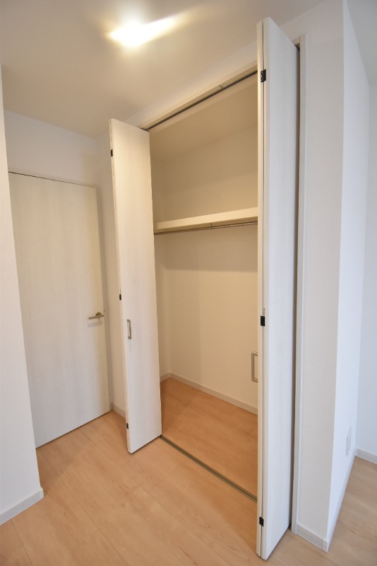 ��ʌ���z�s�厚���؂̃A�p�[�g�̎��[