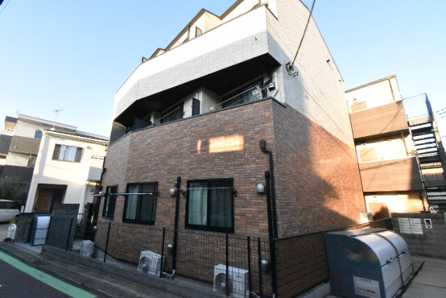 ��ʌ��������܎s�Y�a���؍�S���ڂ̃A�p�[�g�̌����O��