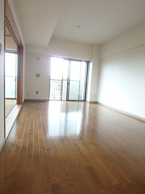 ��ʌ��������܎s��{��O���Q���ڂ̃}���V�����̋��ԁE���r���O