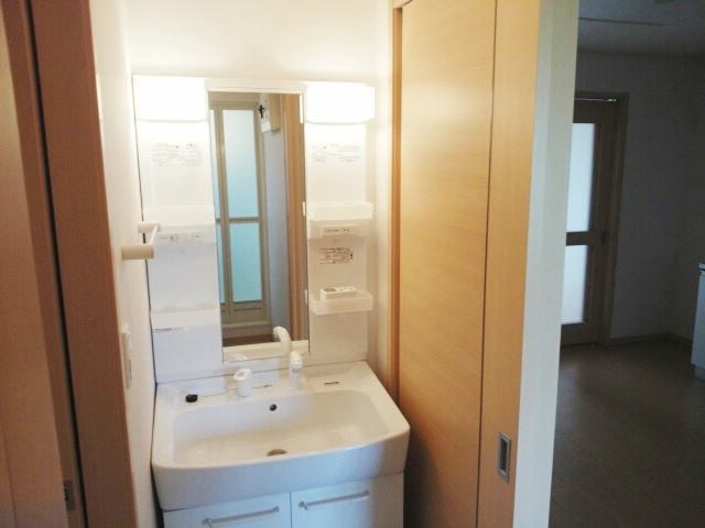 ��ʌ��������܎s��΋�厚���c�̃A�p�[�g�̐��ʏ�