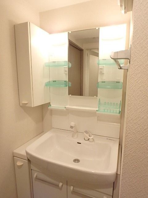 ��ʌ��������܎s��{��O���Q���ڂ̃}���V�����̐��ʏ�