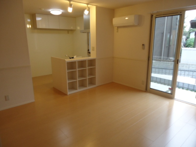 ��ʌ�����s�厚�����̃A�p�[�g�̋��ԁE���r���O