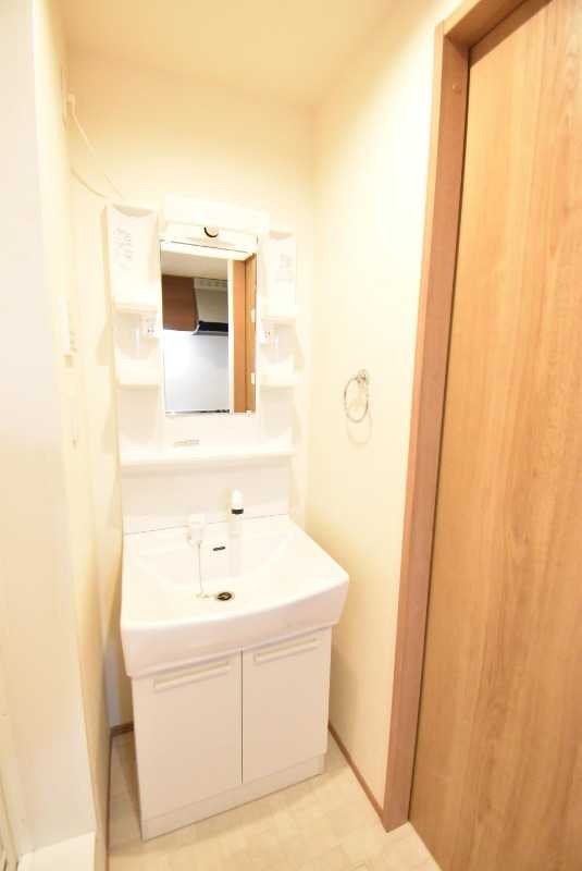 ��ʌ��������܎s�΋�����R���ڂ̃A�p�[�g�̐��ʏ�