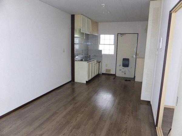 ��ʌ�����s�����Q���ڂ̃A�p�[�g�̌���