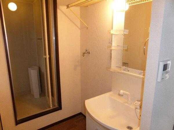 ��ʌ�����s�����Q���ڂ̃A�p�[�g�̐��ʏ�