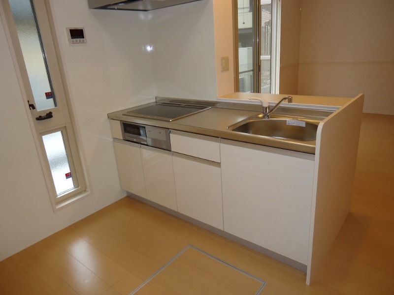 ��ʌ�����s�厚�����̃A�p�[�g�̃L�b�`��