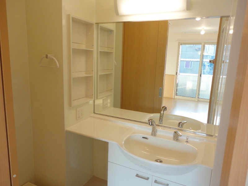 ��ʌ��������܎s�����攪���q�R���ڂ̃A�p�[�g�̐��ʏ�