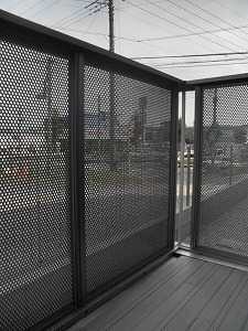 ��ʌ��������܎s�k����i���R���ڂ̃A�p�[�g�̃o���R�j�[