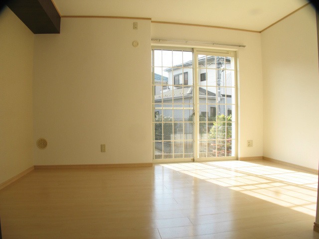 ��ʌ��������܎s��΋摾�c�Q���ڂ̃A�p�[�g�̋��ԁE���r���O