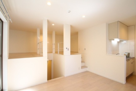 ��ʌ��������܎s��{��O���P���ڂ̃A�p�[�g�̋��ԁE���r���O