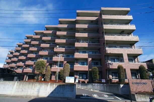 ��ʌ�����s��؂P���ڂ̃}���V�����̌����O��