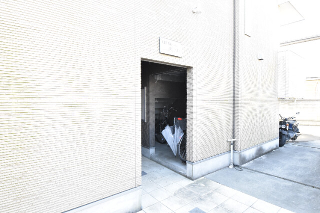 ��ʌ��������܎s��{��O���P���ڂ̃A�p�[�g�̃G���g�����X