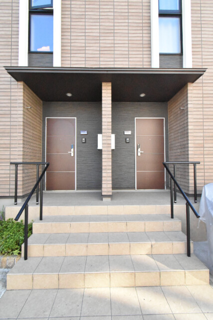 ��ʌ������s���R�P���ڂ̃A�p�[�g�̃G���g�����X