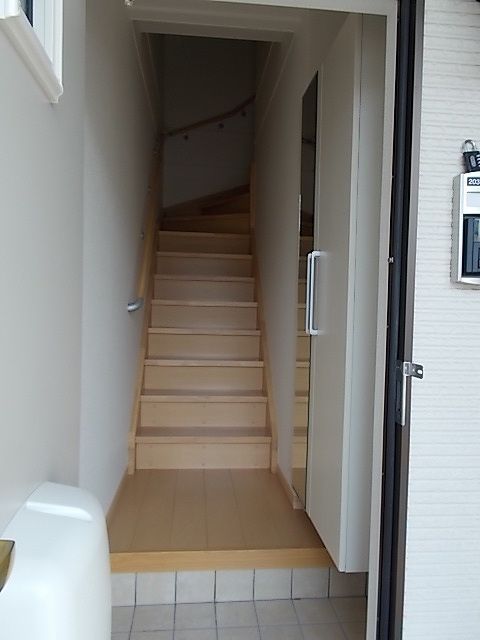 ��ʌ�����s���ԂR���ڂ̃A�p�[�g�̌���