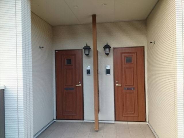 ��ʌ�����s���ԂR���ڂ̃A�p�[�g�̃G���g�����X