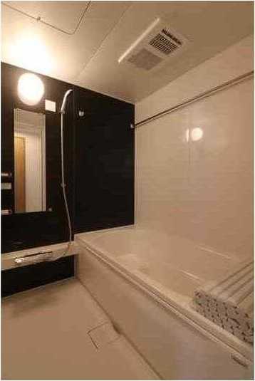 ��ʌ�����s���ȂQ���ڂ̃A�p�[�g�̃o�X