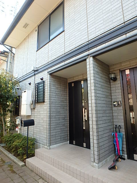 ��ʌ��������܎s�k����i���Q���ڂ̃e���X�n�E�X�̌����O��