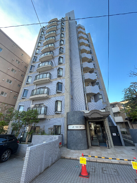 ��ʌ��������܎s��{��y�蒬�P����24-1�̃}���V�����̌����O��