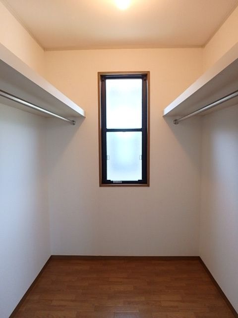 ��ʌ��������܎s�k����i���Q���ڂ̃e���X�n�E�X�̎��[