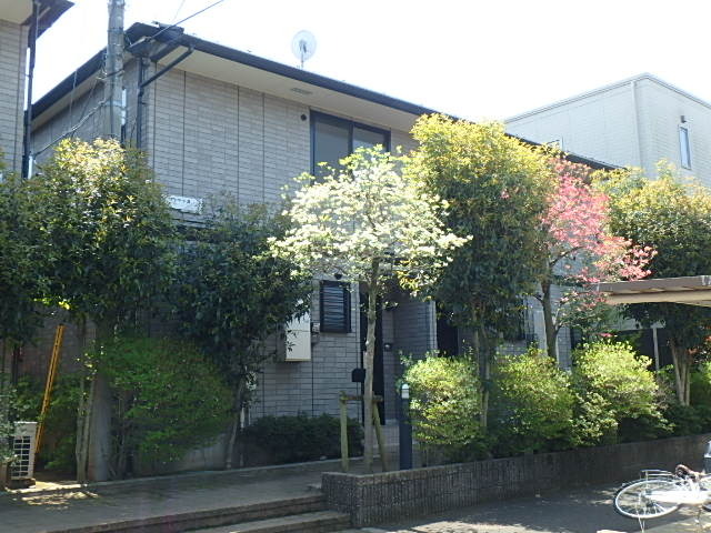 ��ʌ��������܎s�k����i���Q���ڂ̃e���X�n�E�X�̌����O��