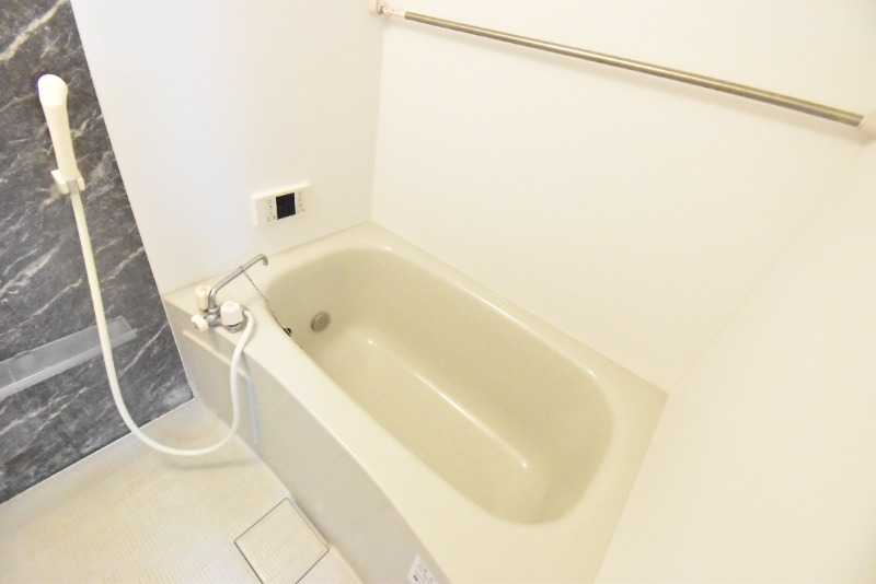 ��ʌ������s�������̃A�p�[�g�̃o�X