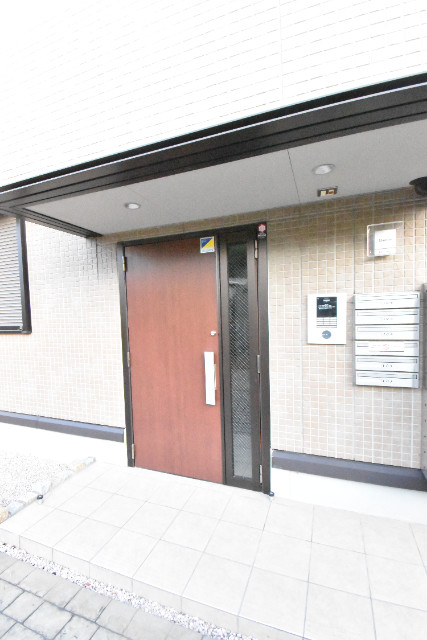 ��ʌ������s�������̃A�p�[�g�̃G���g�����X