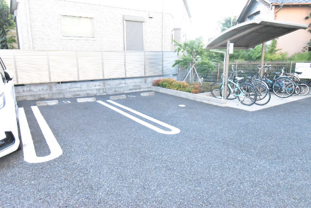 ��ʌ������s�������̃A�p�[�g�̒��ԏ�