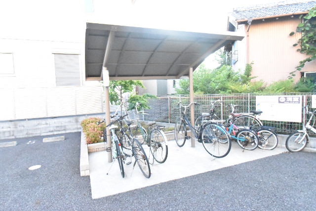 ��ʌ������s�������̃A�p�[�g�̂��̑�