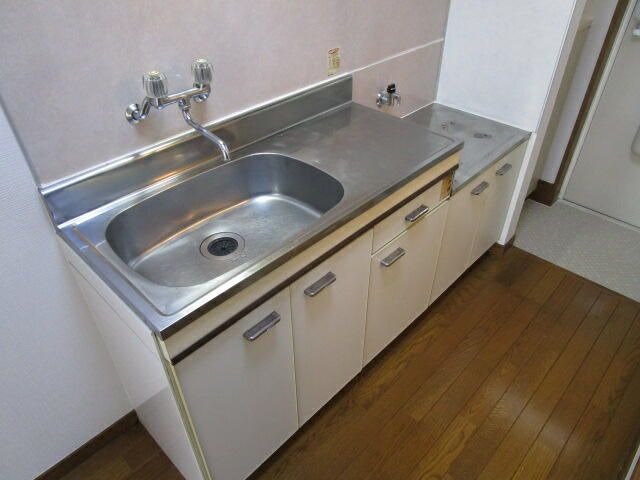 ��ʌ��������܎s����厚�����y�̃A�p�[�g�̃L�b�`��