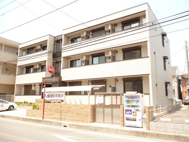 ��ʌ��������܎s��{��听���P����517-1�̃A�p�[�g�̌����O��