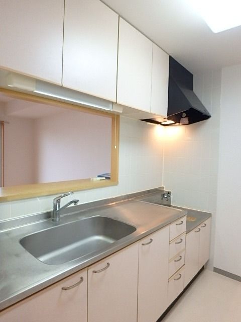 ��ʌ�����s�厚���s�̃}���V�����̃L�b�`��