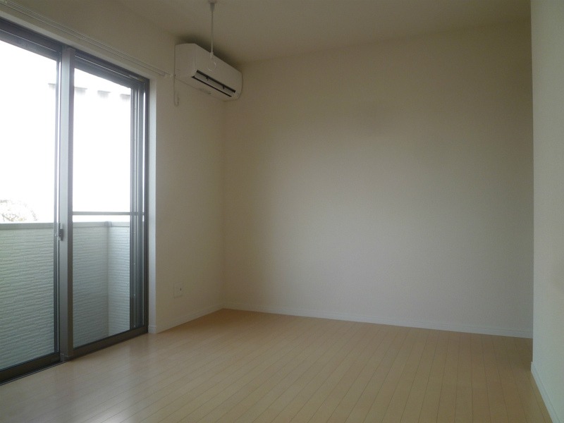 ��ʌ�����s�≺���S���ڂ̃A�p�[�g�̋��ԁE���r���O