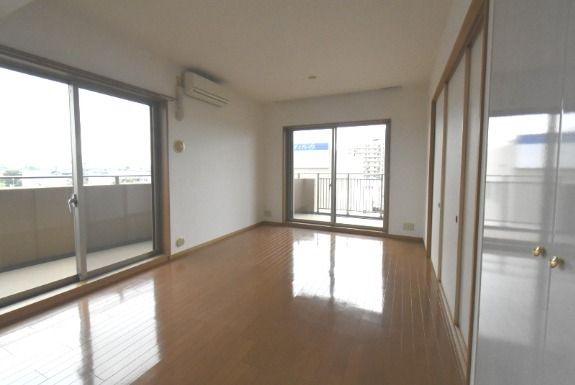 ��ʌ������s�V�����S���ڂ̃}���V�����̋��ԁE���r���O