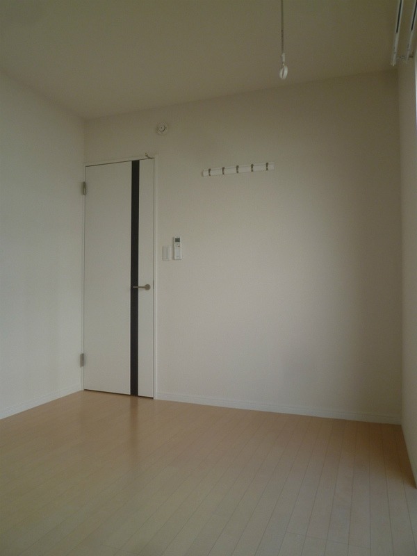 ��ʌ�����s�≺���S���ڂ̃A�p�[�g�̂��̑������E�X�y�[�X