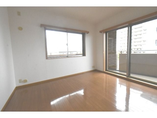 ��ʌ������s�V�����S���ڂ̃}���V�����̐Q��