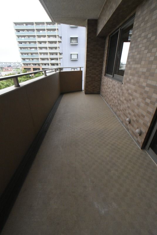 ��ʌ������s�V�����S���ڂ̃}���V�����̃o���R�j�[