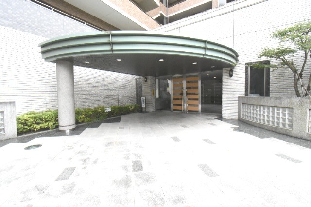 ��ʌ������s�V�����S���ڂ̃}���V�����̃G���g�����X