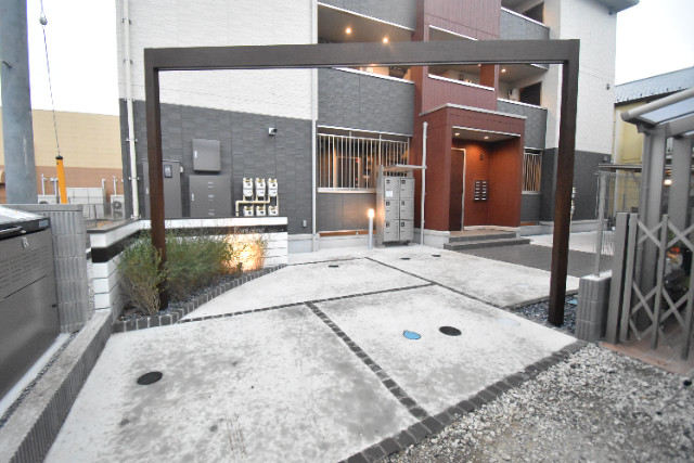 ��ʌ��������܎s�k��������Q���ڂ̃A�p�[�g�̌����O��