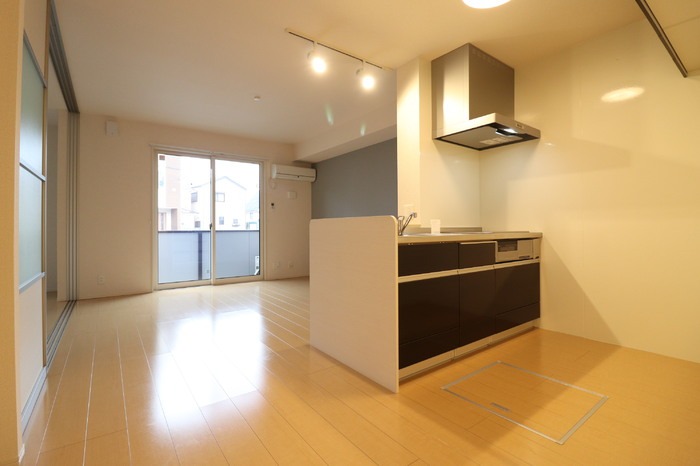 ��ʌ��������܎s�Y�a��؍�Q���ڂ̃A�p�[�g�̋��ԁE���r���O