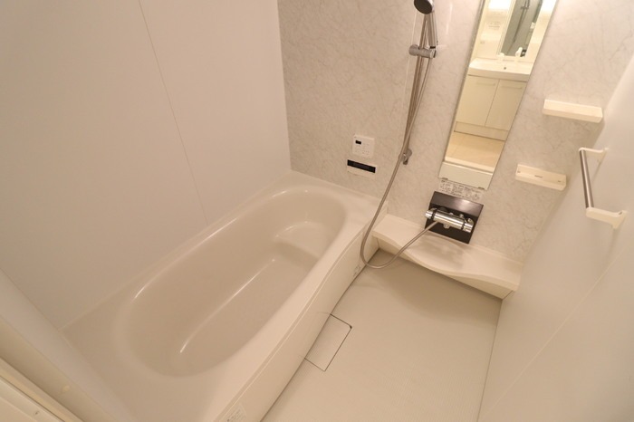 ��ʌ��������܎s�Y�a��؍�Q���ڂ̃A�p�[�g�̃o�X