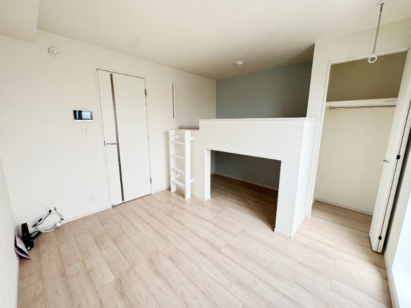 ��ʌ��z�J�s���̃A�p�[�g�̋��ԁE���r���O