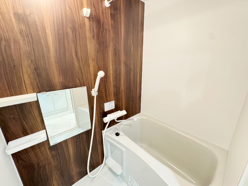 ��ʌ��z�J�s���̃A�p�[�g�̃o�X