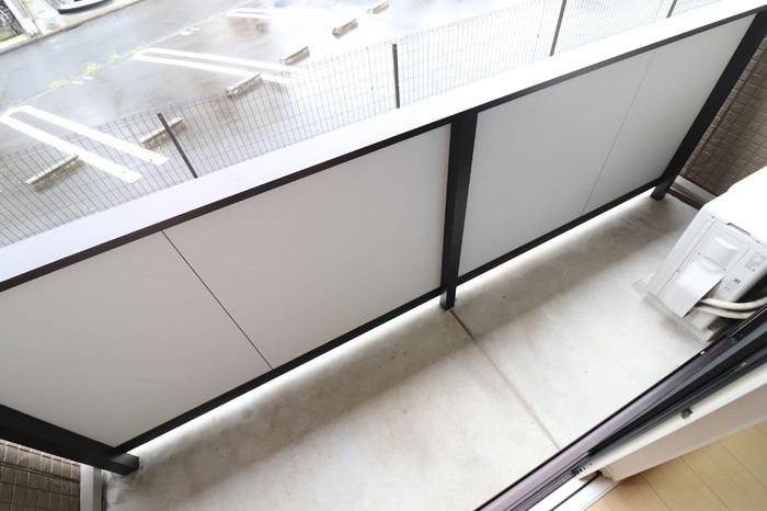 ��ʌ��������܎s�Y�a��؍�Q���ڂ̃A�p�[�g�̃o���R�j�[