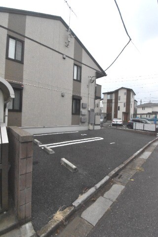 ��ʌ��������܎s�Y�a��؍�Q���ڂ̃A�p�[�g�̒��ԏ�