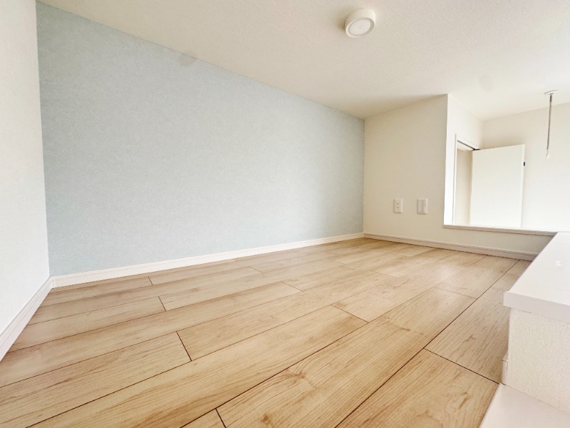 ��ʌ��z�J�s���̃A�p�[�g�̂��̑������E�X�y�[�X