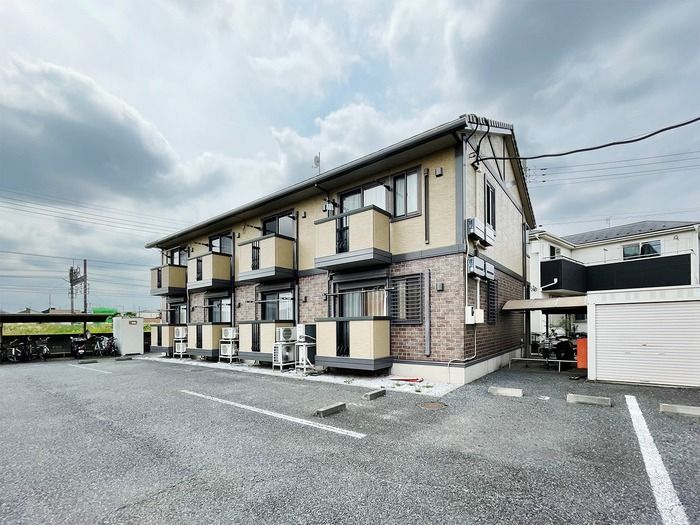 ��ʌ���z�s�厚���̃A�p�[�g�̌����O��