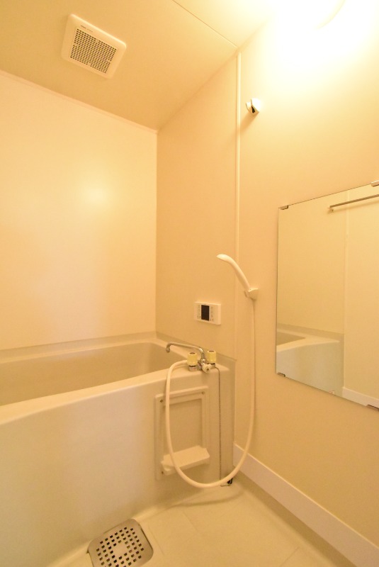 ��ʌ�����s���ԂR���ڂ̃A�p�[�g�̃o�X