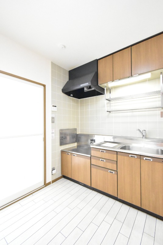 ��ʌ�����s���ԂR���ڂ̃A�p�[�g�̃L�b�`��